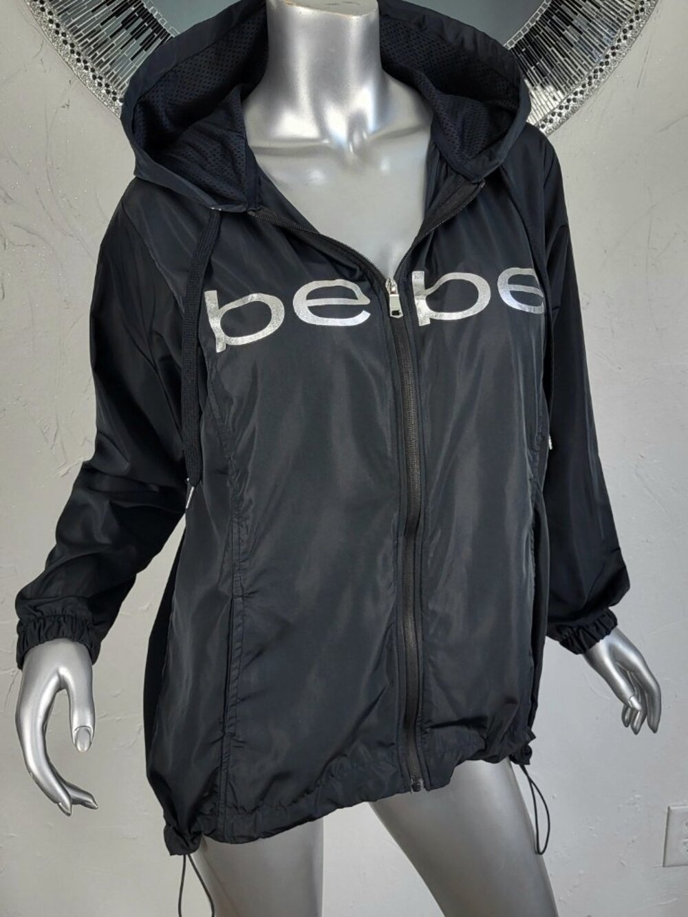 NWT~$100~BEBE~SZ L~BLACK SILVER LOGO ZIP FRONT RAIN COAT JACKET WINDBREAKER COAT